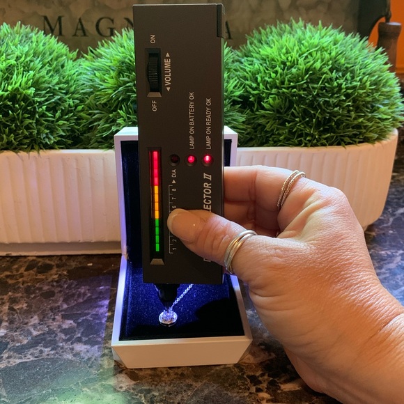 Moissanite Halo Pendant Necklace 1 ct - Picture 5 of 5